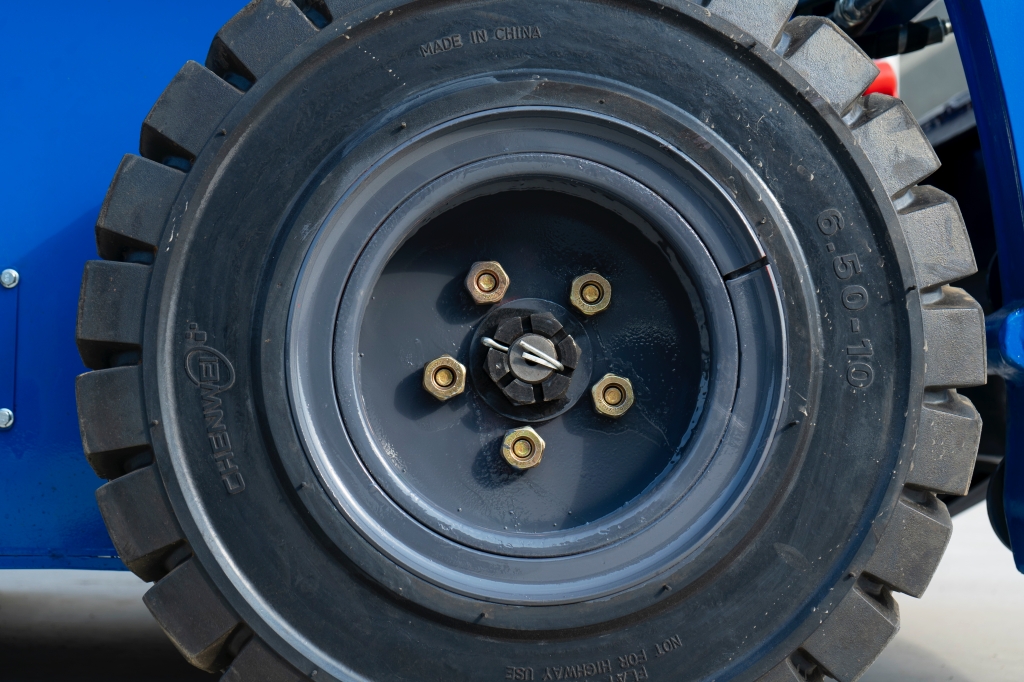 Brand New TYPHON STOMP Mini Skid Steer Kubota D1105 Diesel EPA Engine USA - Image 17