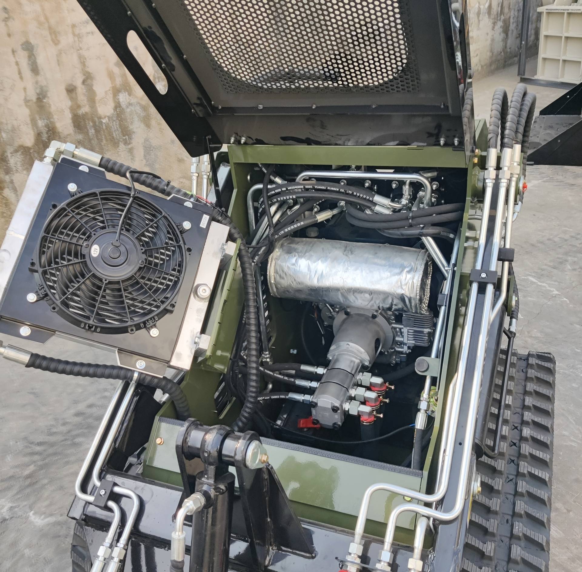 Skid Steer Loader Wheeled 22.1 HP Honda EPA Gasoline Engine for Gardens, Farming - Image 3