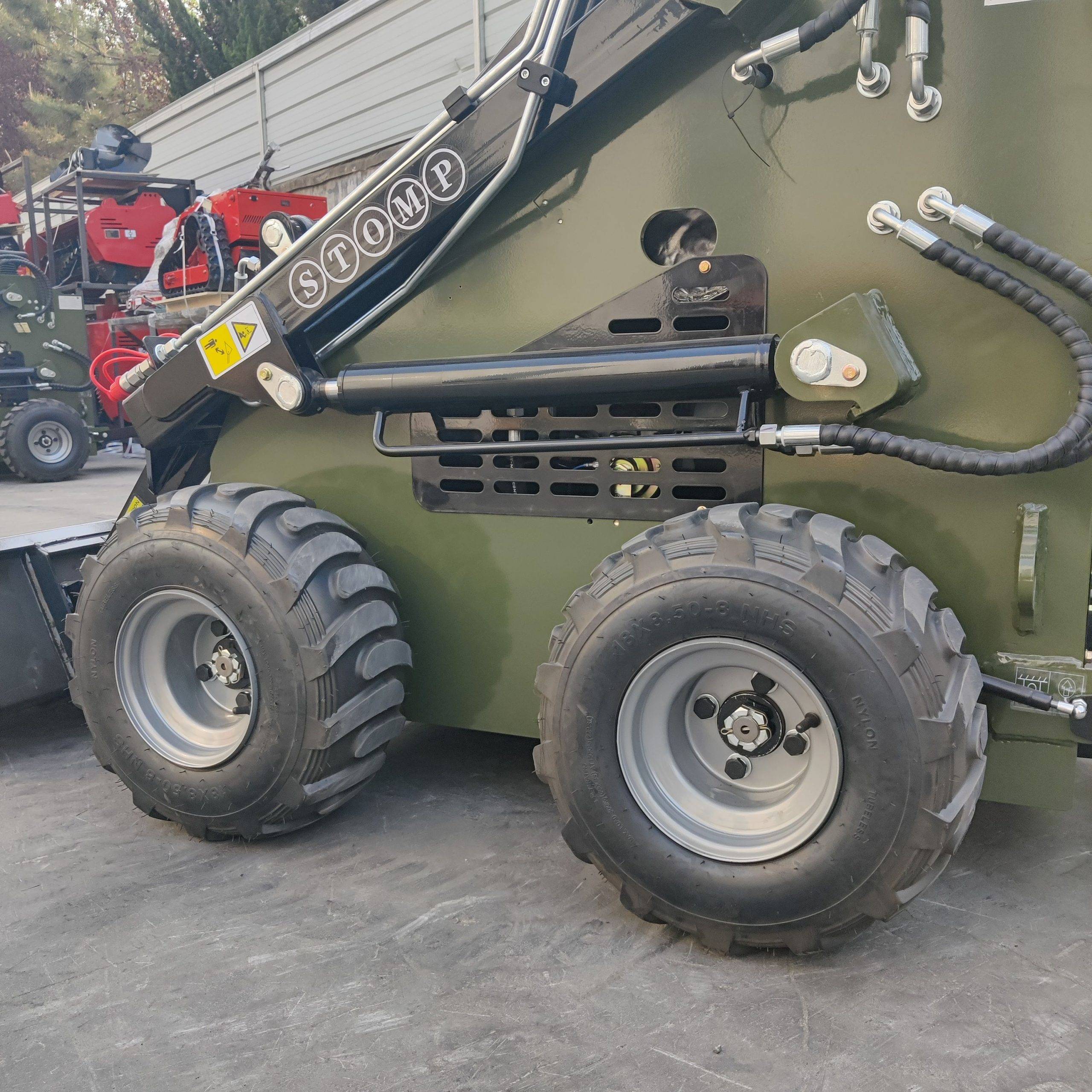 Skid Steer Loader Wheeled 22.1 HP Honda EPA Gasoline Engine for Gardens, Farming - Image 5