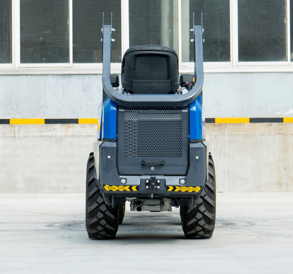 New TYPHON Wheel Loader with Kubota D1105 engine 24 hp 1 ton Load USA - Image 12